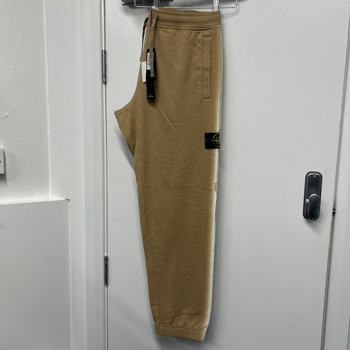 STONE ISLAND X SUPREME JOGGERS “BIEGE”